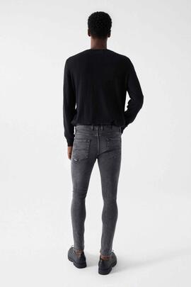 PANTALÓN VAQUERO SKINNY FIT CORTO EN DENIM GRIS OSCURO