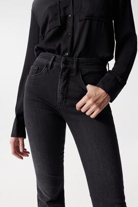 PANTALÓN VAQUERO FAITH FLARE PUSH IN EN DENIM NEGRO DEGRADÉ