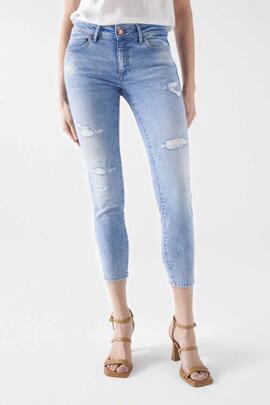 WONDER PUSH UP CROPPED SLIM FIT EN DENIM AZUL CON ROTOS