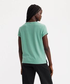 CAMISETA LEVI’S® GR MARGOT VERDE CON BOLSO EN EL PECHO