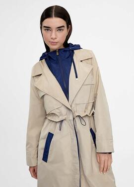 TRENCH BEIGE CON CAPUCHA BICOLOR