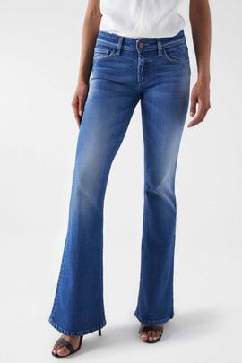 PANTALÓN VAQUERO WONDER FLARE EN DENIM AZUL