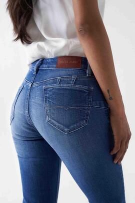 PANTALÓN VAQUERO WONDER FLARE EN DENIM AZUL