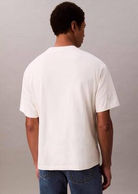 CAMISETA RELAXED FIT COLOR CRUDO CON BORDADO DE CADENETA GRA