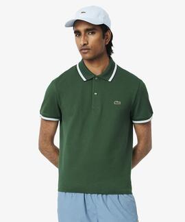 POLO LACOSTE REGULAR FIT 132 VERDE CON RIBETES DECORATIVOS