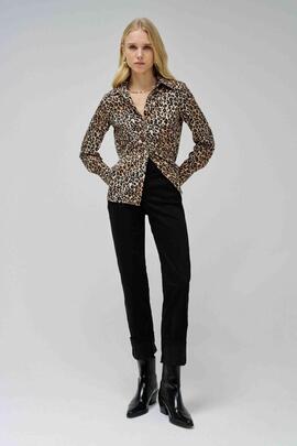 CAMISA DE SATÉN CON ESTAMPADO ANIMAL PRINT