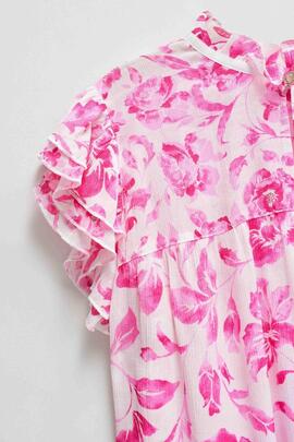 BLUSA ESTAMPADA CON VOLANTE EN LAS MANGAS