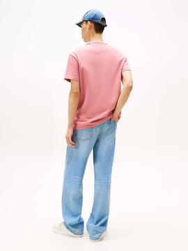 CAMISETA REGULAR FIT ROSA CON PARCHE TONAL