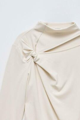 JERSEY DE MEDIA CUELLO COLOR PERLA