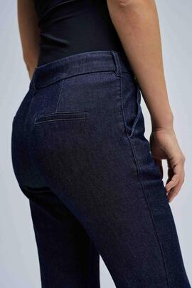 PANTALÓN CHINO FLARE EN LIGHTDENIM AZUL ÍNDIGO
