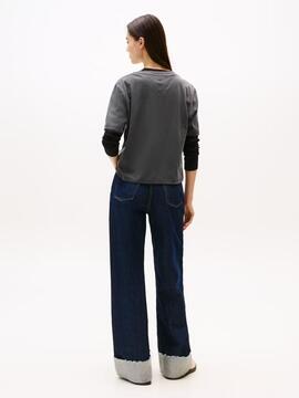 CAMISETA UNIVERSITARIA RELAXED FIT GRIS CON LOGO A