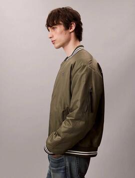 CAZADORA BOMBER DE NAILON VERDE CAQUI IMPERMEABLE