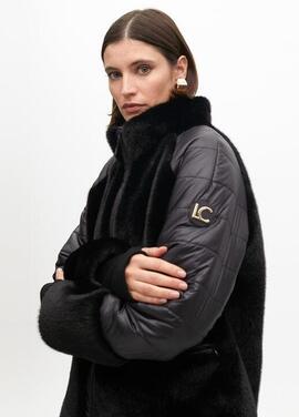 ABRIGO COMBINADO PLUMAS PELO NEGRO