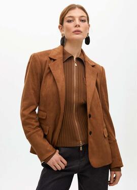 AMERICANA DE ANTELINA MARRÓN CON CHALECO EFECTO SNAKE