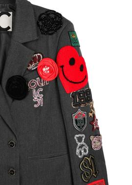 AMERICANA CRUZADA OVERSIZE CON DETALLE DE PARCHES