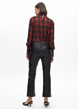 PANTALON EFECTO PIEL CON CREMALLERAS