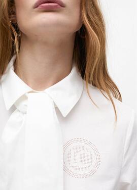 CAMISA POPELÍN ENTALLADA CON LAZADA EXTRAÍBLE Y LOGO LASER B