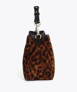 BOLSO TEJIDO ANIMAL PRINT MARRÓN Y NEGRO CON PARCHE ESCUDO