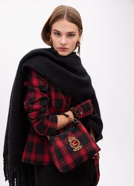 BOLSO TEJIDO TARTÁN ROJO Y NEGRO CON PARCHE ESCUDO