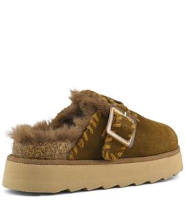 ZUECO SABOT DE PLATAFORMA EN ANTE VACUNO CAMEL CON PESPUNTES