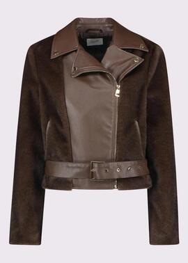 CHAQUETA BIKER DE ECOPIEL MARRÓN CON CINTURÓN