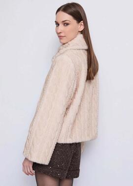 CHAQUETA DE PIEL SINTÉTICA BEIGE CON CINTURÓN