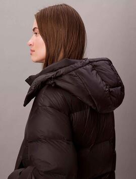 CHAQUETA DE PLUMAS CORTA BOXY NEGRA