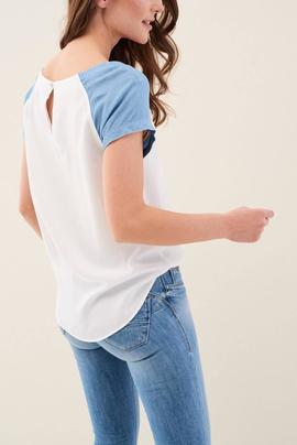 CAMISETA CON MEZCLA DE DENIM REGULAR FIT BLANCA