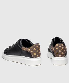 ZAPATILLAS NEGRAS LOGOMANÍA