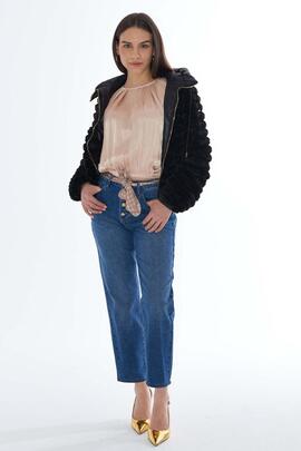 CHAQUETA CON CAPUCHA PIEL SINTÉTICA NEGRA