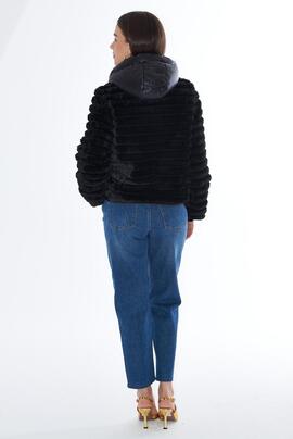CHAQUETA CON CAPUCHA PIEL SINTÉTICA NEGRA