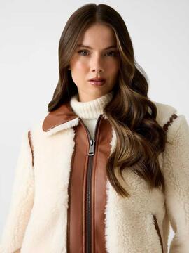 CHAQUETA GIORDANA PELO SINTÉTICO BEIGE Y ECOPIEL MARRÓN