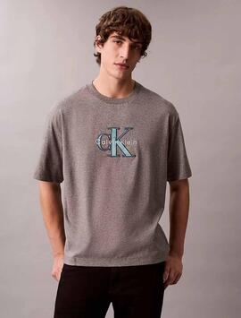 CAMISETA CK MONOLOGO TRICOLOR RELAXED FIT MED GREY HEATHER G