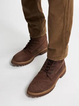 PANTALÓN DE PANA RUSSEL TAPERED FIT CHESTNUT CAMEL