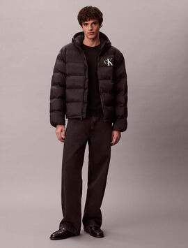 CHAQUETA PLUMAS ACOLCHADA CON MONOGRAMA NEGRA