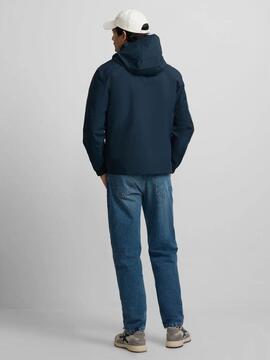 CORTAVIENTOS TÉCNICO CON CAPUCHA AZUL MARINO