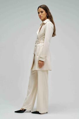 TRENCH COAT SATINADO REGULAR FIT COLOR CRUDO