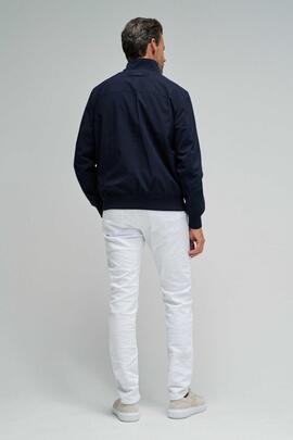 CHAQUETA BOMBER LIGERA COLOR AZUL MARINO CON DETALLE EN EL C