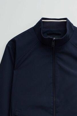 CHAQUETA BOMBER LIGERA COLOR AZUL MARINO CON DETALLE EN EL C