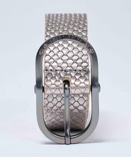 CINTURÓN DE CUERO PLATEADO TEXTURIZADO