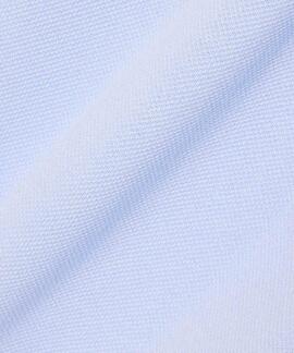 POLO CORTE CLÁSICO CON DETALLE EN EL BOLSILLO AZUL CLARO