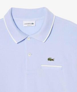 POLO CORTE CLÁSICO CON DETALLE EN EL BOLSILLO AZUL CLARO