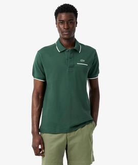 POLO CORTE CLÁSICO CON DETALLE EN EL BOLSILLO VERDE