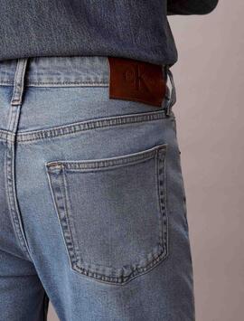 PANTALÓN VAQUERO CK SLIM TAPERED ADAM LIGHT STONE