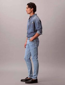 PANTALÓN VAQUERO CK SLIM TAPERED ADAM LIGHT STONE