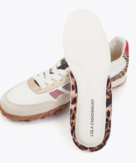 DEPORTIVA CON TEJIDO DE REJILLA Y ANIMAL PRINT CRU