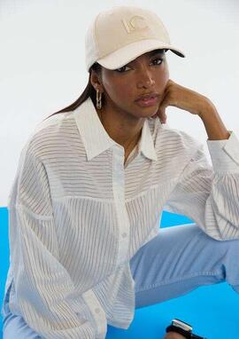 GORRA CON LOGO LC BORDADO EN RELIEVE COLOR CRUDO