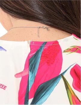 BLUSA SATINADA CON ESTAMPADO FLORAL