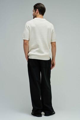 POLO DE PUNTO EN MALLA TRICOTADA COLOR CRUDO