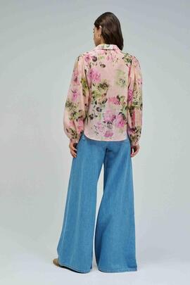 CAMISA REGULAR FIT CON ESTAMPADO FLORAL